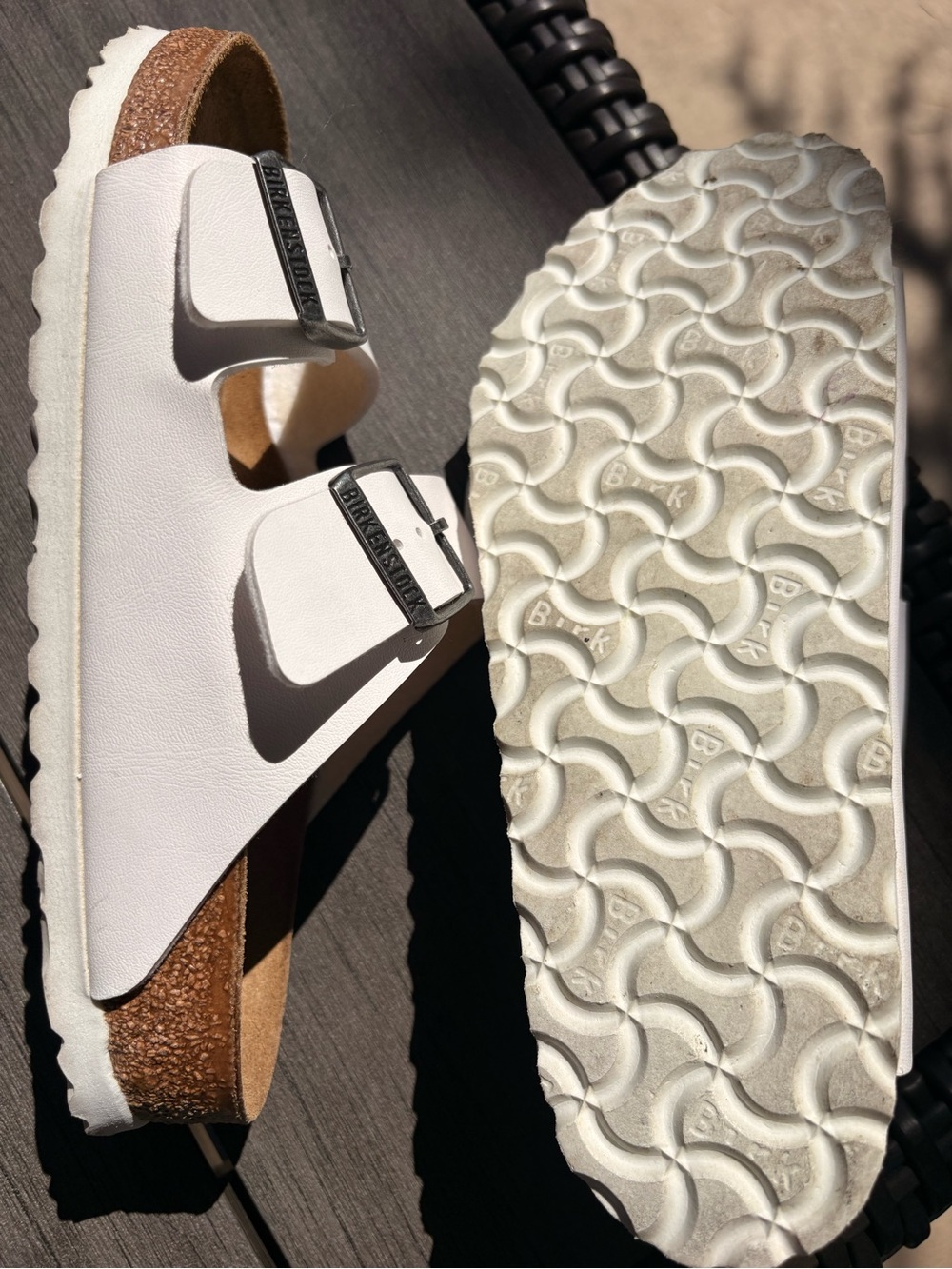 Birkenstock’s Arizona, size 37 (US 6-6.5) - Picture 11 of 12